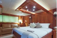 Immagine di Live the Moment | Luxury motor yacht | crociera in yacht | Mediterraneo