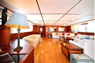 Immagine di Nafisa | Luxury motor yacht | crociera in yacht | Mediterraneo