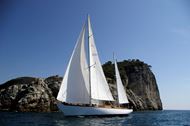 Immagine di Cadamà | Luxury sailing yacht | crociera in barca a vela | Mediterraneo