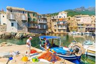 Immagine di Cinque Terre Liguria, arcipelago Toscano e Corsica | crociera scuola a vela