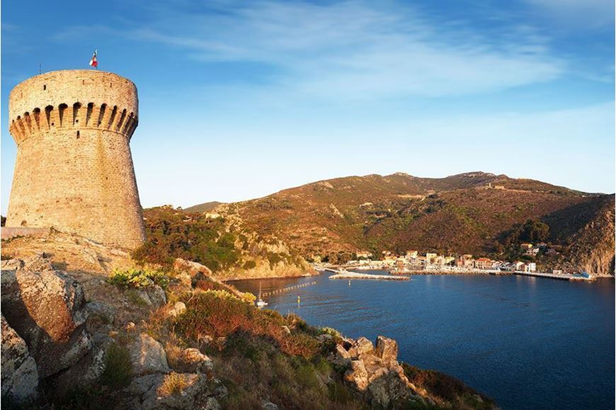 Immagine di Cinque Terre Liguria, arcipelago Toscano e Corsica | crociera scuola a vela