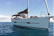 Immagine di Euribia - Dufour 520 GL | Luxury sailing yacht | Vacanza a vela charter | Liguria, Sardegna e Corsica