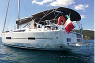 Immagine di Euribia - Dufour 520 GL | Luxury sailing yacht | Vacanza a vela charter | Liguria, Sardegna e Corsica