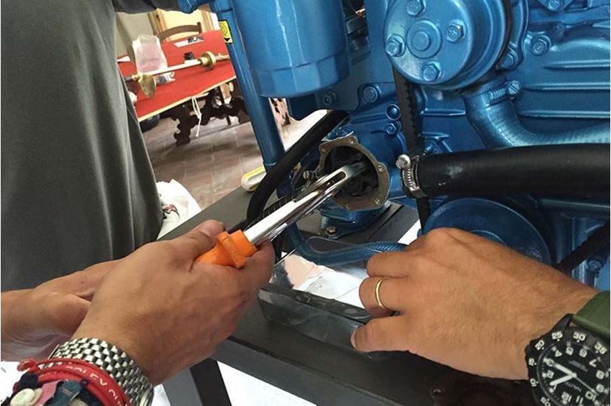 Immagine di Mondovela | Skipper | corso vela | Motore entrobordo Diesel e manutenzione generale