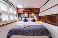 Immagine di 2027 | Ombre Blu 3 | Luxury catamaran | crociera in catamarano | Italia Meditteraneo