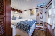Immagine di 2027 | Ombre Blu 3 | Luxury catamaran | crociera in catamarano | Italia Meditteraneo