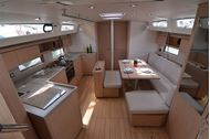 Oceanis 46.1 dinette - Mondovela