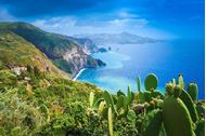 Crociera in barca a vela in costiera Cilentana e alle Isole Eolie con Mondovela	