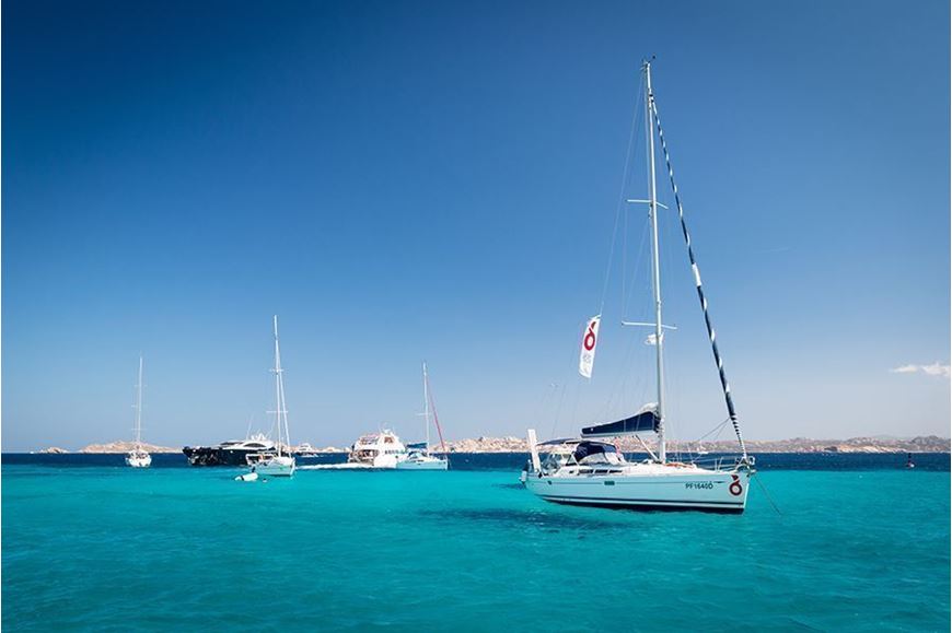 Immagine di "Rotolando verso sud" | Sardegna | Crociera costa est in barca a vela | 7 giorni ad agosto