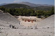 Immagine di 2023 Grecia - Cicladi e Peloponneso | Crociera in flottiglia a vela o catamarano | Limited edition cruise | 14 giorni agosto