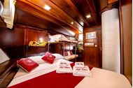 Immagine di 2027 | Caicco Luxury | Crociera cabin cruise su Caicco | Italia | Sicilia - Isole Eolie