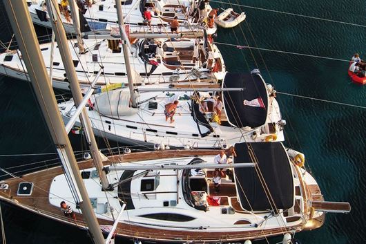 Crociera barca a vela  alle Cicladi Grecia Agosto