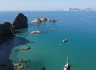 Immagine di 2024 | Procida - Ventotene, Ponza, Palmarola | Crociera su catamarano | 7 giorni da maggio a settembre