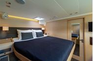 Immagine di Moya | Luxury catamaran | crociera in catamarano | mediterraneo