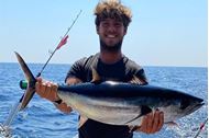 Immagine di 2026 | A Ponza con la lenza! | Crociera e Pesca d'altura in catamarano | settembre