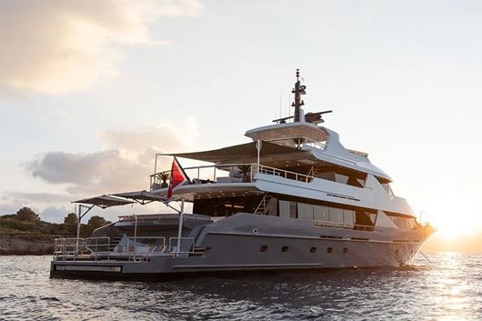 Immagine di 2027 | Illusion II | Motor Yacht | Crociera Luxury | Grecia - Mediterraneo