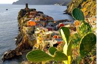 Immagine di 2025 | Ponte 2 Giugno | Liguria - Cinque Terre | Cabin charter | crociera in catamarano |