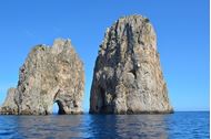 Immagine di 2025 | Ponte 2 Giugno | Procida | isole Flegree e Costiera Amalfitana | Crociera in Catamarano |