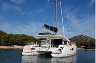 Immagine di 2025 | Sardegna - Arcipelago della Maddalena | Catamarano Luxury |  agosto | skipper e hostess