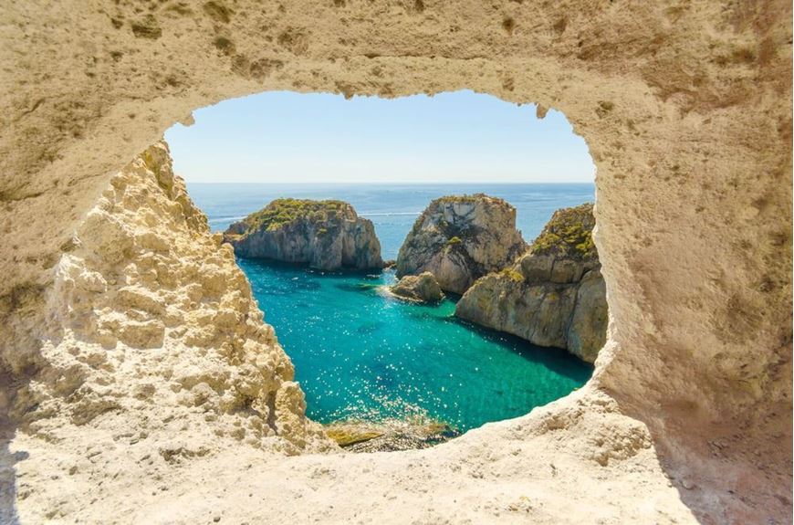 Immagine di 2025 | Ponte 2 Giugno | Ponza e Palmarola | Crociera in Catamarano |