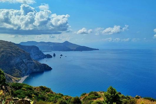 Immagine di 2026 | Sicilia - Isole Eolie | Crociera in Catamarano | 7 giorni | Agosto
