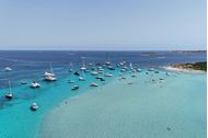 Immagine di 2026 | Sardegna - Arcipelago della Maddalena | Catamarano Luxury |  Agosto | skipper e hostess