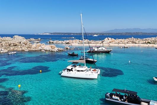 Immagine di 2026 | Sardegna - Arcipelago della Maddalena | Catamarano Luxury |  Agosto | skipper e hostess