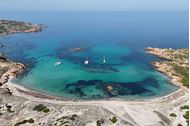 Immagine di 2026 | Sardegna - Arcipelago della Maddalena | Catamarano Luxury |  Agosto | skipper e hostess
