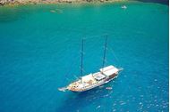 Immagine di 2027 | Isole Eolie | Cabin Cruise in Caicco | Italia | Sicilia