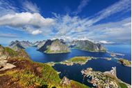 Immagine di 2027 | Norvegia | il meglio delle Isole Lofoten | Crociera in barca a vela | 8 giorni