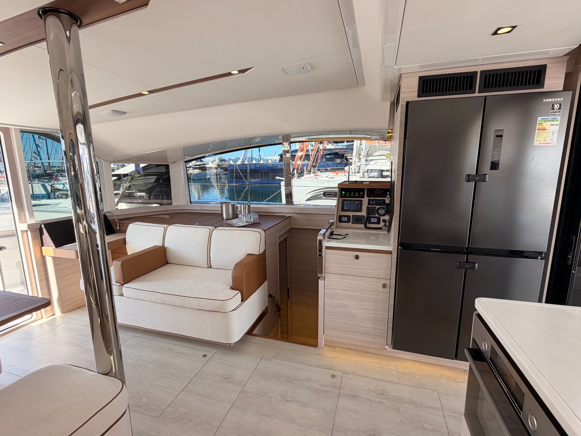 Aquila 45 Sail — salone e cucina vista II