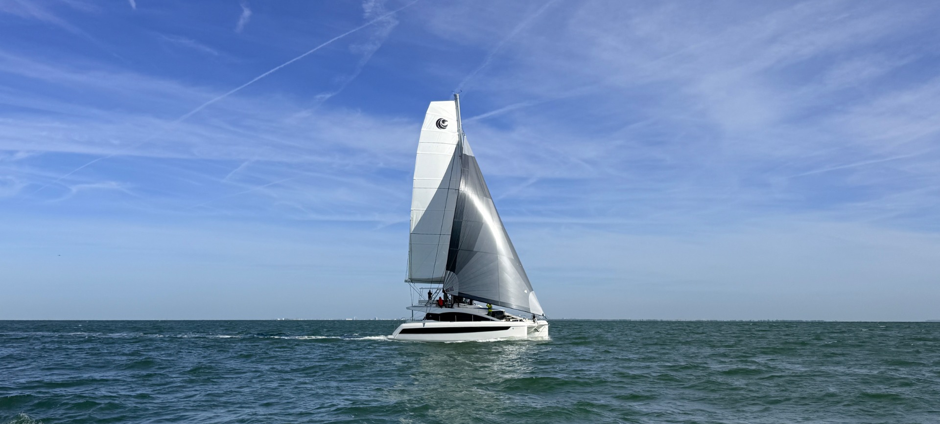 Aquila 50 Sail — coperta in navigazione