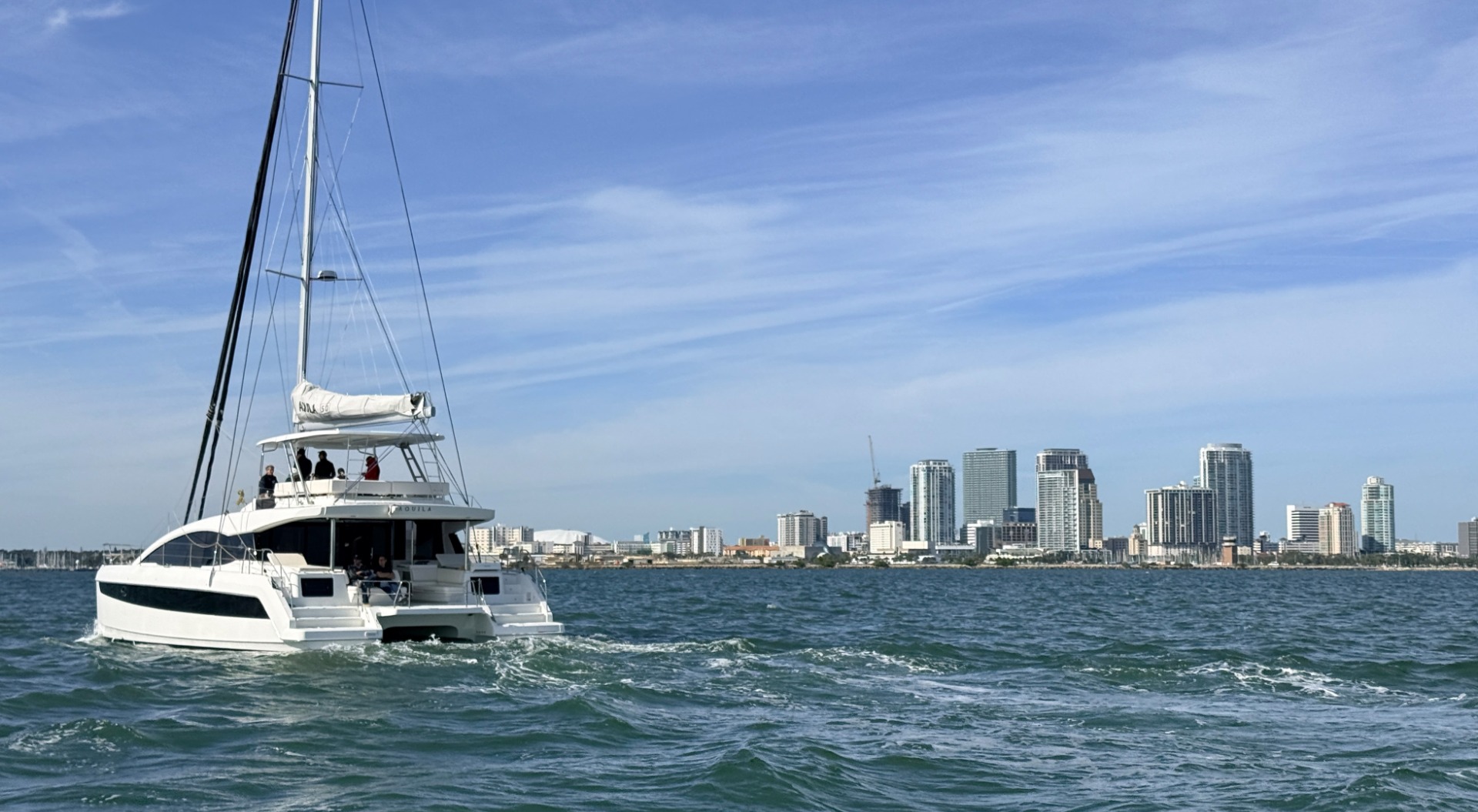 Aquila 50 Sail — coperta a motore