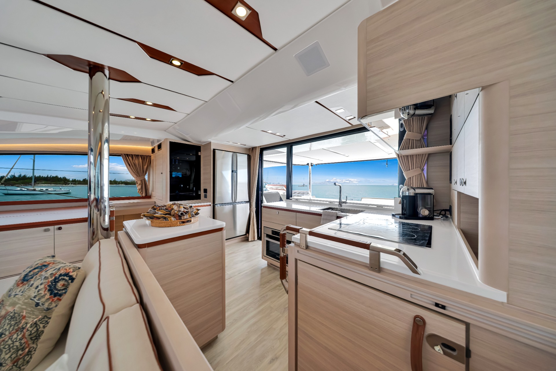Aquila 50 Sail — salone vista VI